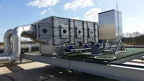 Odor scrubber for baking ovens on a factory roof